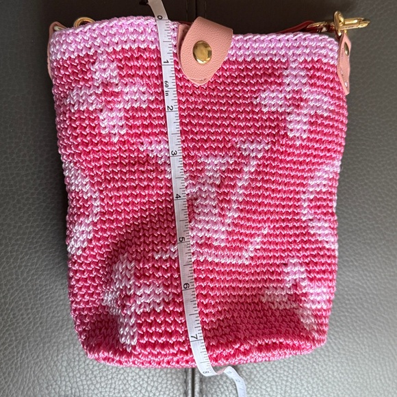Handmade Pink Knit Bucket Crossbody Bag - Picture 6 of 6